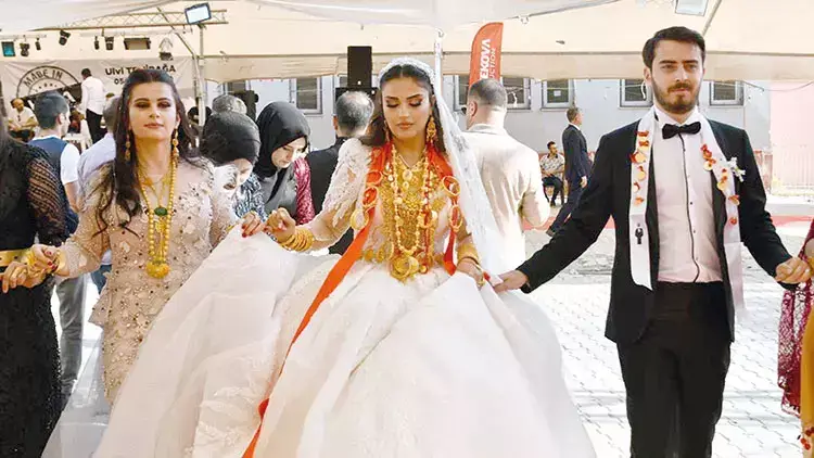 Düğünde Takılan Takılar Kime Ait Olur? Örf, Adet ve İslami Bakış